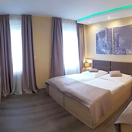 Hotel Haus Buederich 3*