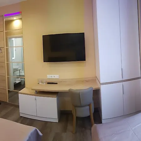 Hotel Haus Buderich 3*